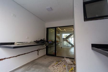 Casa à venda com 205m², 3 quartos e 2 vagas Casa à venda com 205m², 3 quartos e 2 vagasQuintal e área de serviço