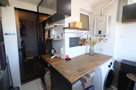 Apartamento à venda com 96m², 2 quartos e 2 vagasCozinha e Área de Serviço