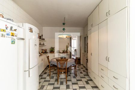 Apartamento à venda com 182m², 3 quartos e 2 vagas Apartamento à venda com 182m², 3 quartos e 2 vagasCozinha