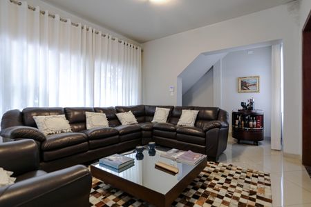 Casa para alugar com 220m², 4 quartos e 3 vagasSala