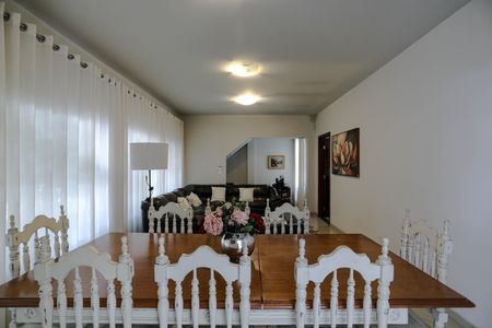 Sala de casa para alugar com 4 quartos, 220m² em Vila Vitoria, Mogi das Cruzes