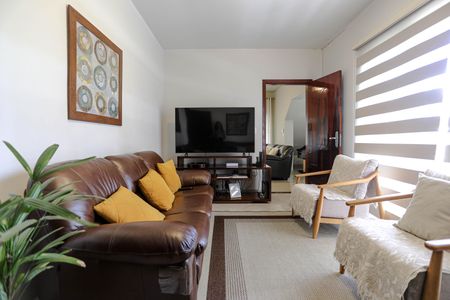 Casa para alugar com 220m², 4 quartos e 3 vagasSala