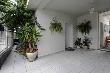 Casa para alugar com 220m², 4 quartos e 3 vagasQuintal