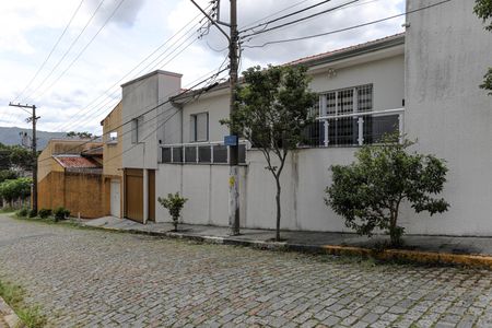Casa para alugar com 220m², 4 quartos e 3 vagasFachada