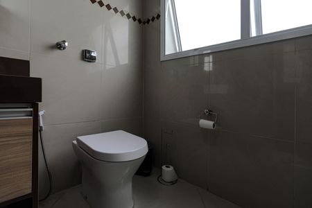 Casa para alugar com 220m², 4 quartos e 3 vagasBanheiro