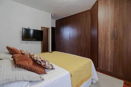 Casa para alugar com 220m², 4 quartos e 3 vagasQuarto 4