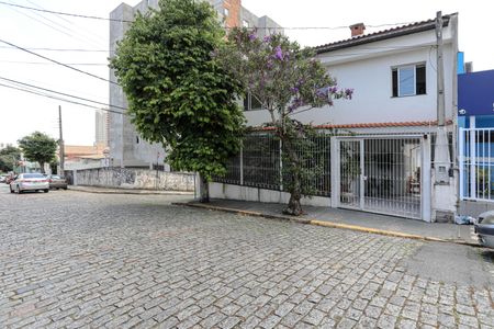 Casa para alugar com 220m², 4 quartos e 3 vagasFachada