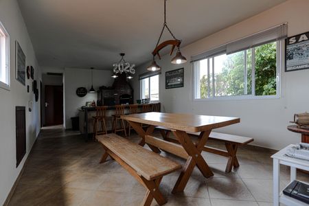 Casa para alugar com 220m², 4 quartos e 3 vagasChurrasqueira