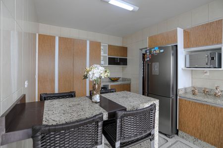 Casa para alugar com 220m², 4 quartos e 3 vagasCozinha