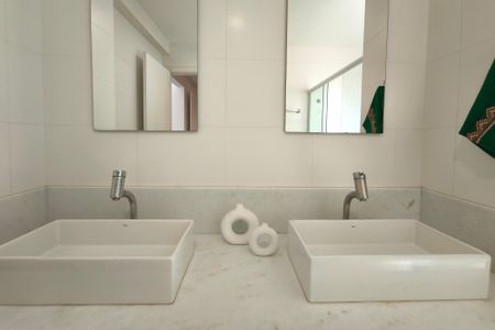 Apartamento à venda com 150m², 2 quartos e 3 vagasBanheiro Suíte