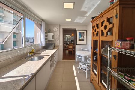 Apartamento à venda com 150m², 2 quartos e 3 vagasCozinha