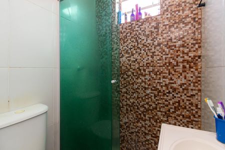 Banheiro de casa para alugar com 4 quartos, 25m² em Jardim Alzira, São Paulo