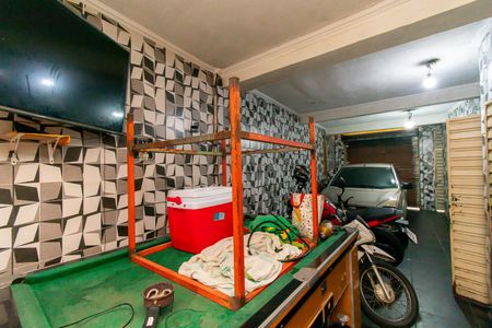 Garagem de casa para alugar com 4 quartos, 25m² em Jardim Alzira, São Paulo