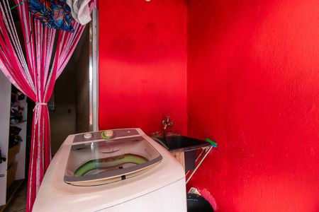 Área de Serviço de casa para alugar com 4 quartos, 25m² em Jardim Alzira, São Paulo