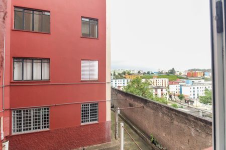 Vista do Quarto 1 de apartamento para alugar com 2 quartos, 42m² em Conjunto Habitacional Santa Etelvina Ii, São Paulo
