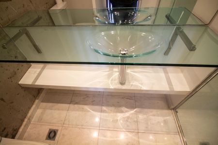 Apartamento para alugar com 70m², 2 quartos e 2 vagasBanheiro