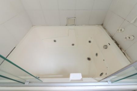 Apartamento para alugar com 163m², 4 quartos e sem vaga Apartamento para alugar com 163m², 4 quartos e sem vagaBanheiro 2