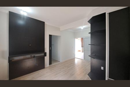 Casa de condomínio para alugar com 248m², 4 quartos e 4 vagas