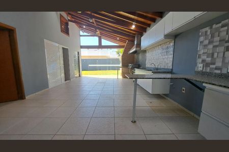 Casa de condomínio para alugar com 248m², 4 quartos e 4 vagas