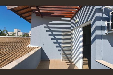 Casa de condomínio para alugar com 248m², 4 quartos e 4 vagas