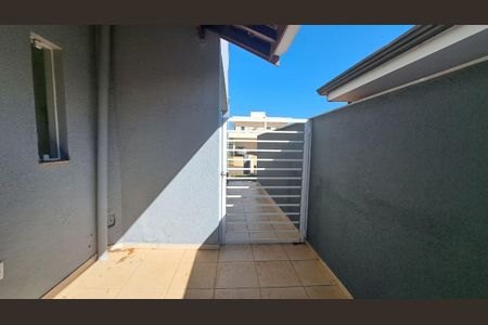 Casa de condomínio para alugar com 248m², 4 quartos e 4 vagas