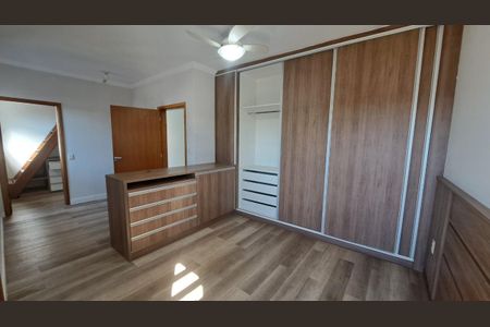 Casa de condomínio para alugar com 248m², 4 quartos e 4 vagas