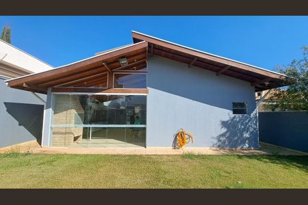 Casa de condomínio para alugar com 248m², 4 quartos e 4 vagas