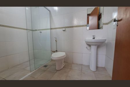 Casa de condomínio para alugar com 248m², 4 quartos e 4 vagas