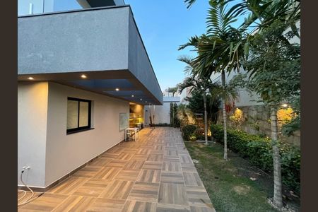 Casa para alugar com 262m², 3 quartos e 4 vagas