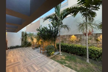 Casa para alugar com 262m², 3 quartos e 4 vagas