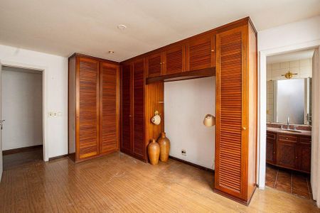 Apartamento à venda com 3 quartos, 229m² em Icaraí, Niterói