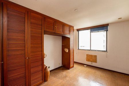 Apartamento à venda com 3 quartos, 229m² em Icaraí, Niterói