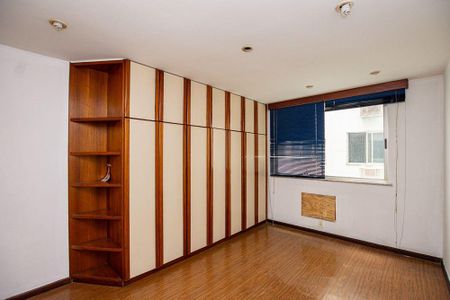 Apartamento à venda com 3 quartos, 229m² em Icaraí, Niterói