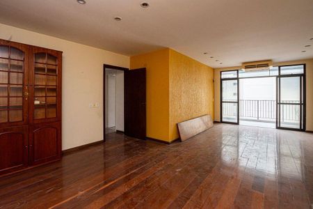Apartamento à venda com 3 quartos, 229m² em Icaraí, Niterói