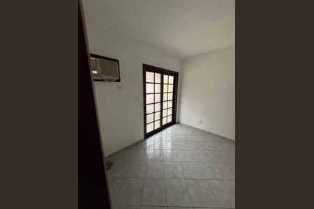 Casa de Condomínio para alugar com 2 quartos, 90m² em Sapê, Niterói