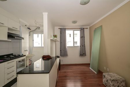 Sala de apartamento para alugar com 2 quartos, 55m² em Vila Pirajussara, São Paulo