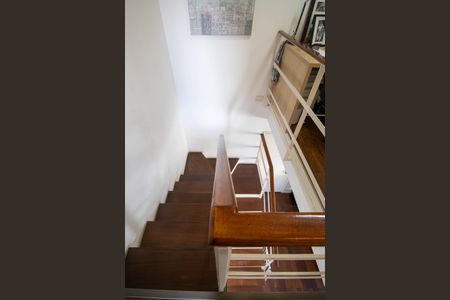 Apartamento à venda com 100m², 2 quartos e 2 vagasEscada escritório 