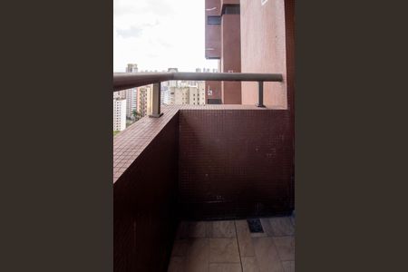 Apartamento à venda com 100m², 2 quartos e 2 vagasVaranda Suíte 2