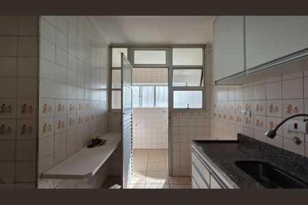 Cozinha de apartamento para alugar com 3 quartos, 72m² em Vila Sofia, São Paulo