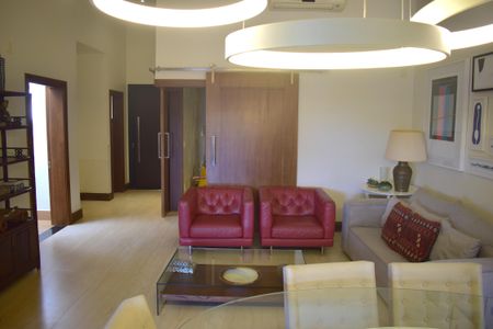 Casa de condomínio para alugar com 273m², 3 quartos e 4 vagasSala