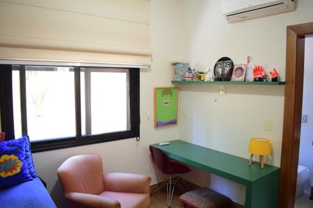 Casa de condomínio para alugar com 273m², 3 quartos e 4 vagasSuíte 2