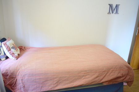 Casa de condomínio para alugar com 273m², 3 quartos e 4 vagasQuarto 1