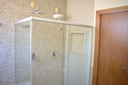 Casa de condomínio para alugar com 273m², 3 quartos e 4 vagasBanheiro da Suíte 1