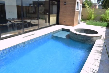 Casa de condomínio para alugar com 273m², 3 quartos e 4 vagasPiscina