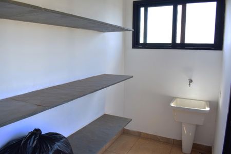 Casa de condomínio para alugar com 273m², 3 quartos e 4 vagasÁrea de Serviço