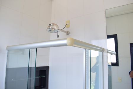 Casa de condomínio para alugar com 273m², 3 quartos e 4 vagasBanheiro da Piscina