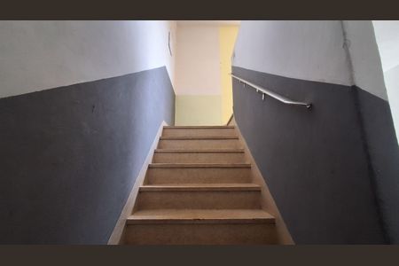 Casa para alugar com 70m², 1 quarto e 1 vagaEscada
