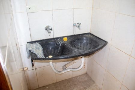 Casa para alugar com 45m², 2 quartos e 1 vagaÁrea de serviço