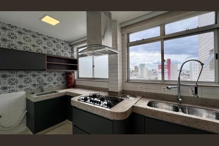 Apartamento à venda com 90m², 3 quartos e 1 vagacozinha/área de serviço