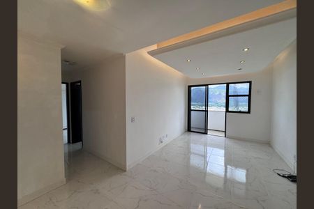 Sala de apartamento para alugar com 2 quartos, 65m² em Barra da Tijuca, Rio de Janeiro